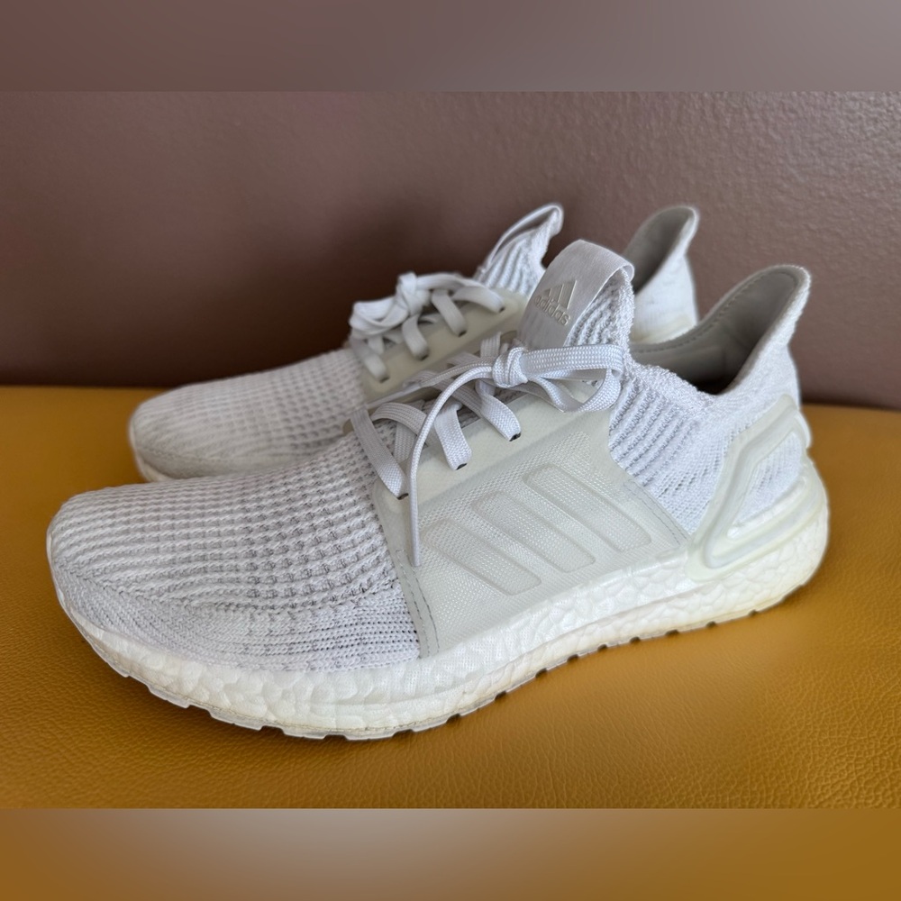 Adidas UltraBoost White Sneakers 7,5